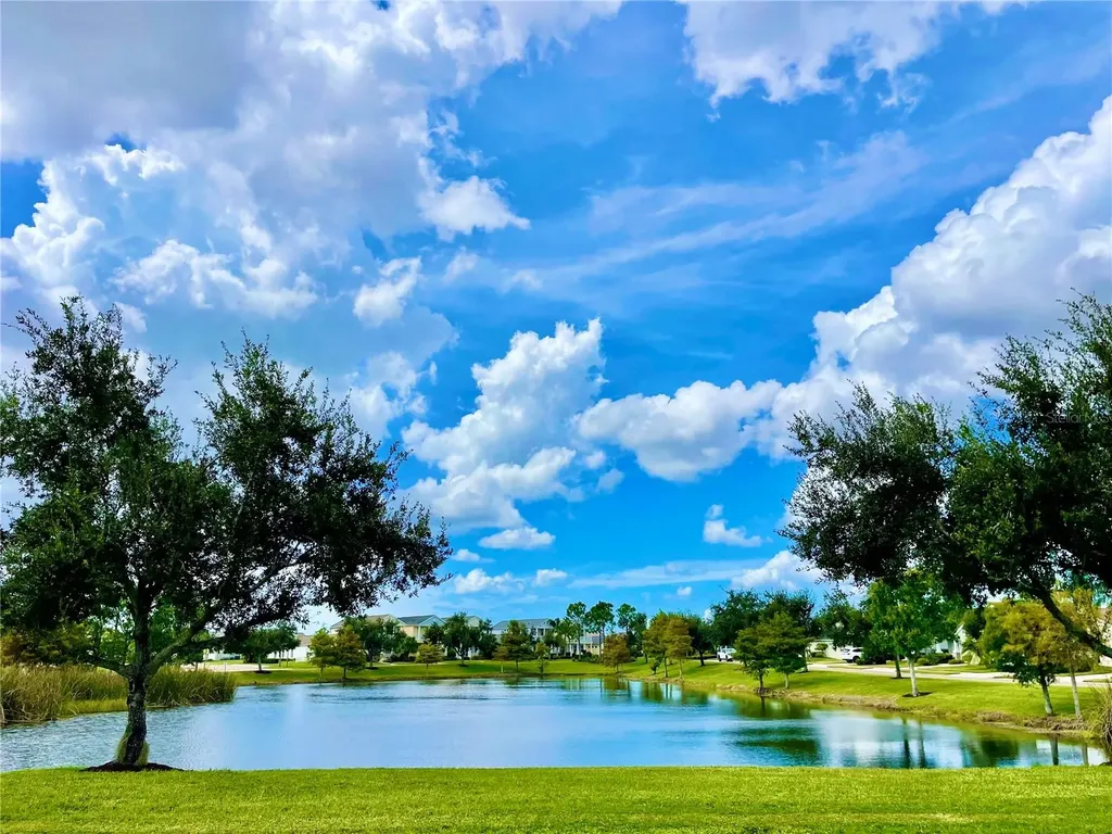 6417 Pine Breeze Run Sarasota FL 34243