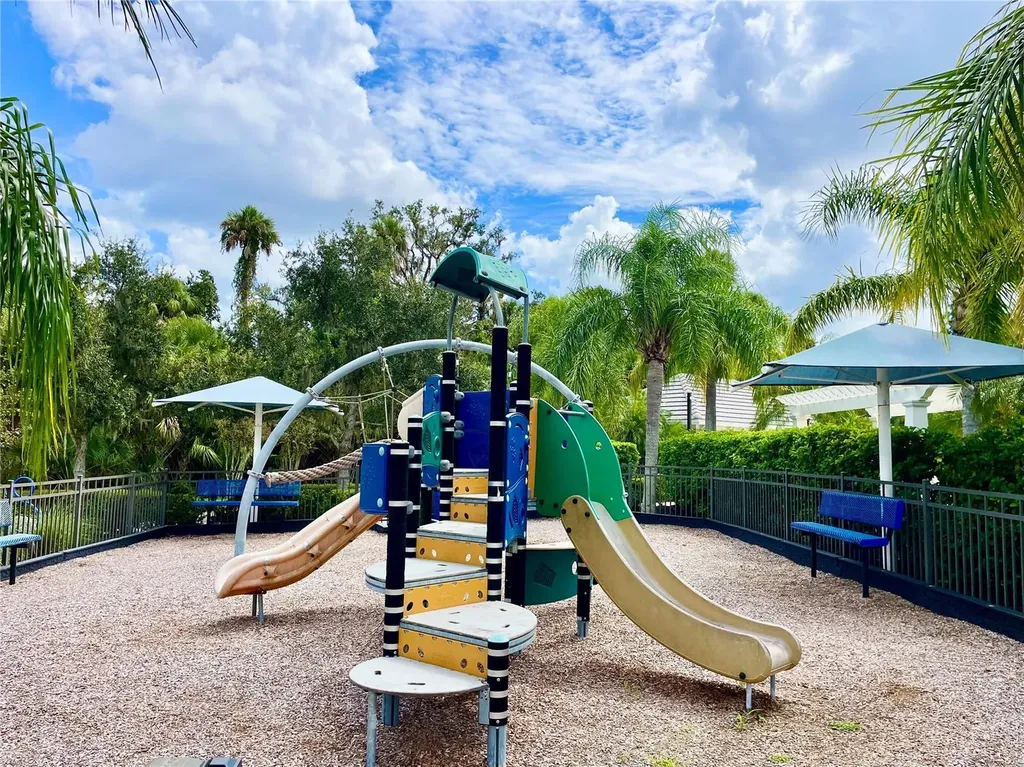6417 Pine Breeze Run Sarasota FL 34243