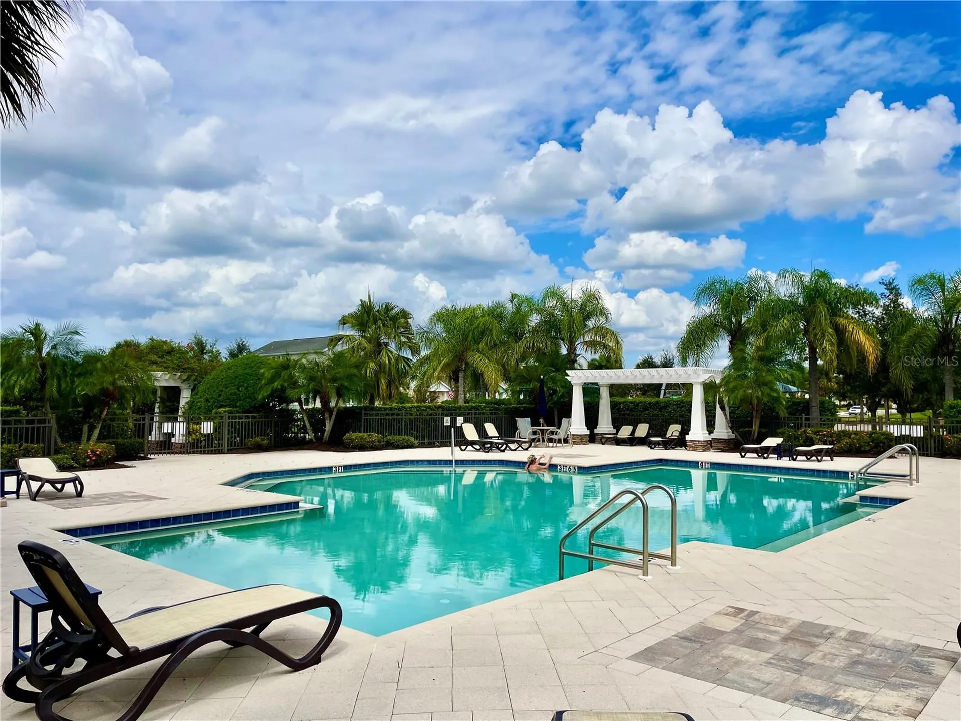 6417 Pine Breeze Run Sarasota FL 34243