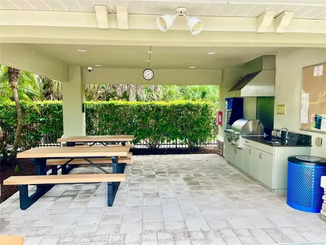 6417 Pine Breeze Run Sarasota FL 34243