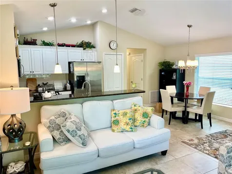 6417 Pine Breeze Run Sarasota FL 34243