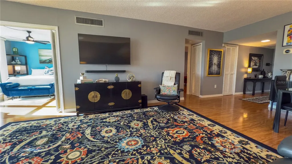 7461 W Country Club Drive N Sarasota FL 34243