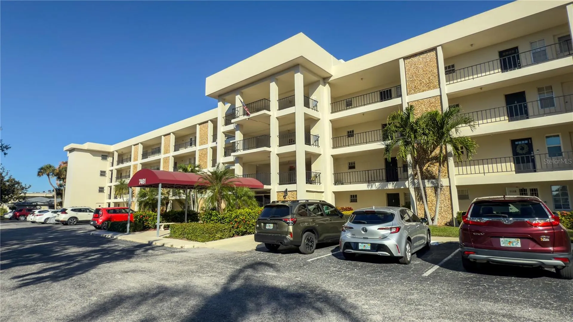 7461 W Country Club Drive N Sarasota FL 34243