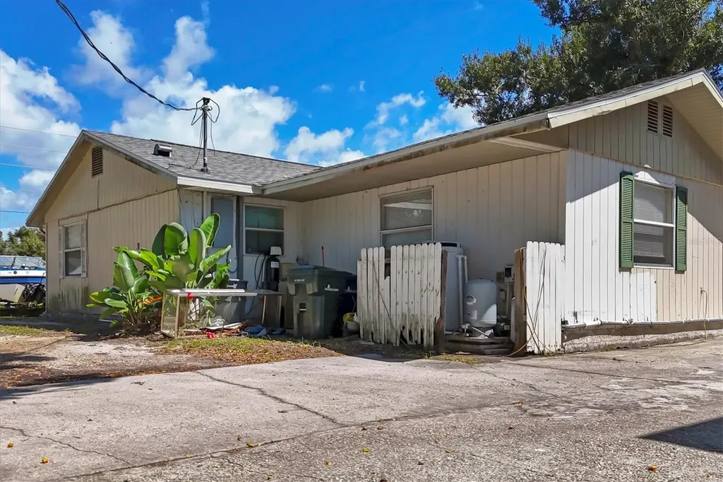 2210,2212,2214 Park Road Venice FL 34293