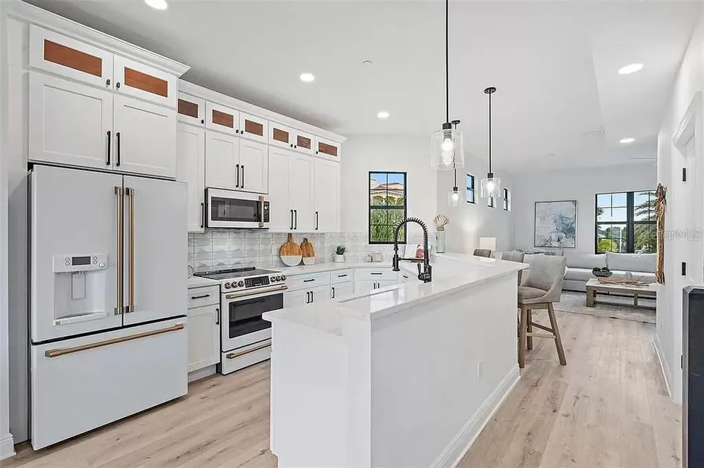 6418 Margarita Shores Lane Apollo Beach FL 33572