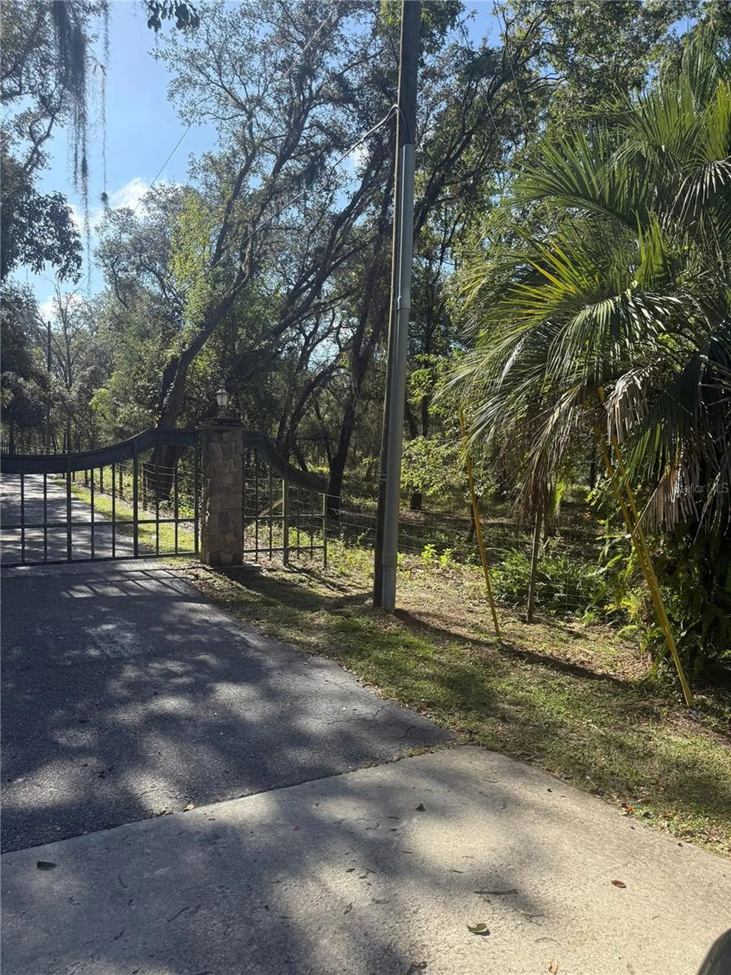 SE 112 Place Ocklawaha FL 32179