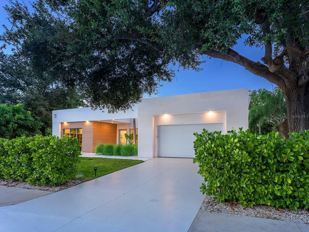 1631 Hillview Street Sarasota FL 34239