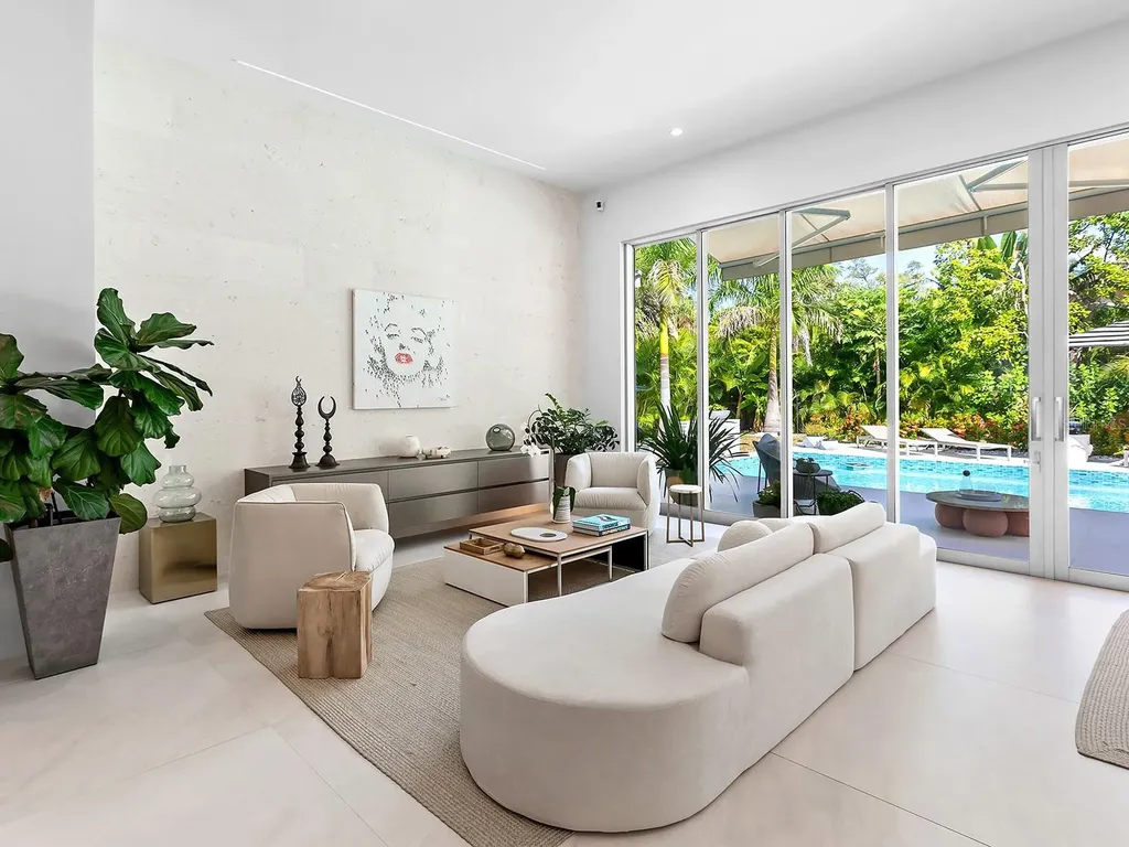 1631 Hillview Street Sarasota FL 34239