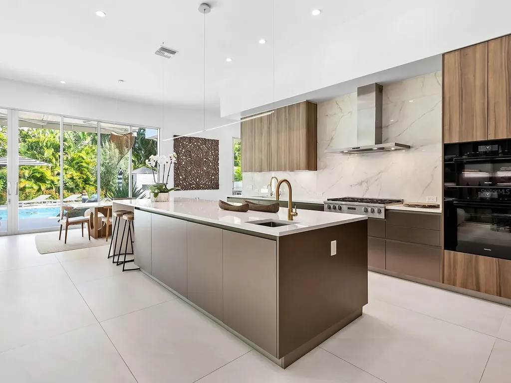 1631 Hillview Street Sarasota FL 34239