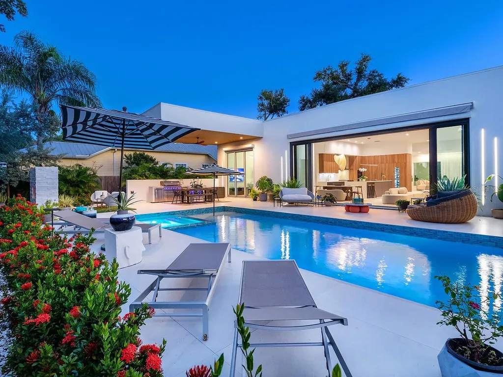 1631 Hillview Street Sarasota FL 34239