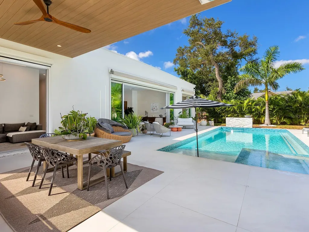 1631 Hillview Street Sarasota FL 34239