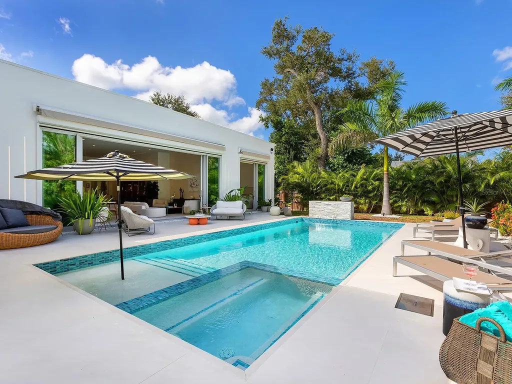 1631 Hillview Street Sarasota FL 34239