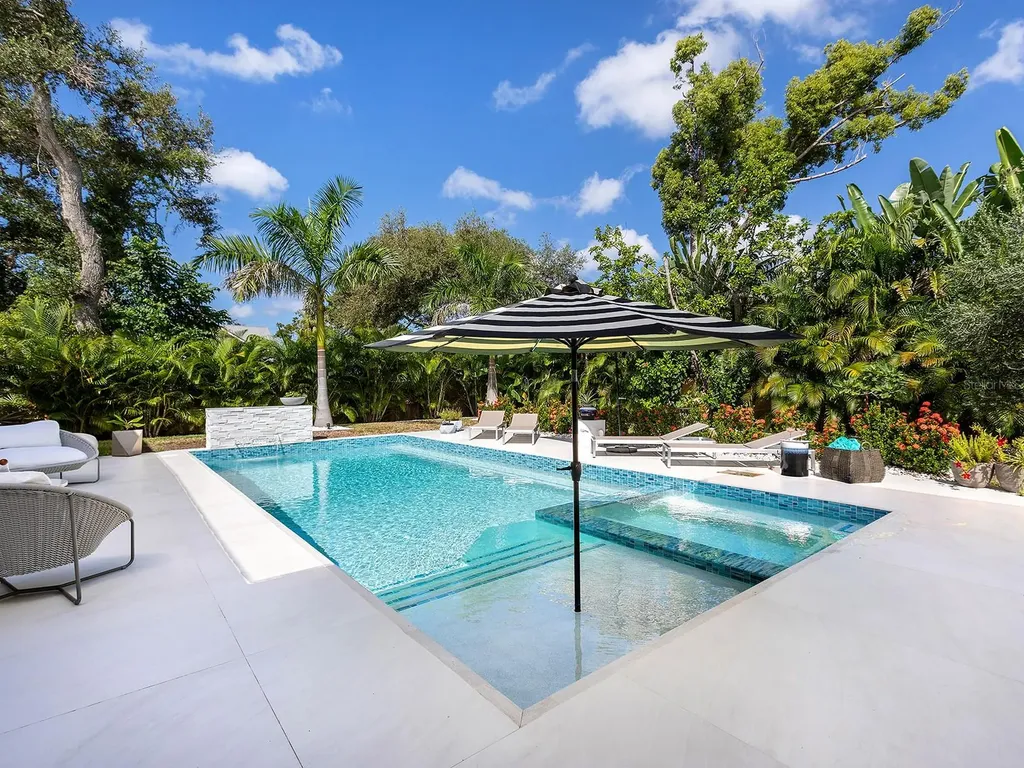 1631 Hillview Street Sarasota FL 34239