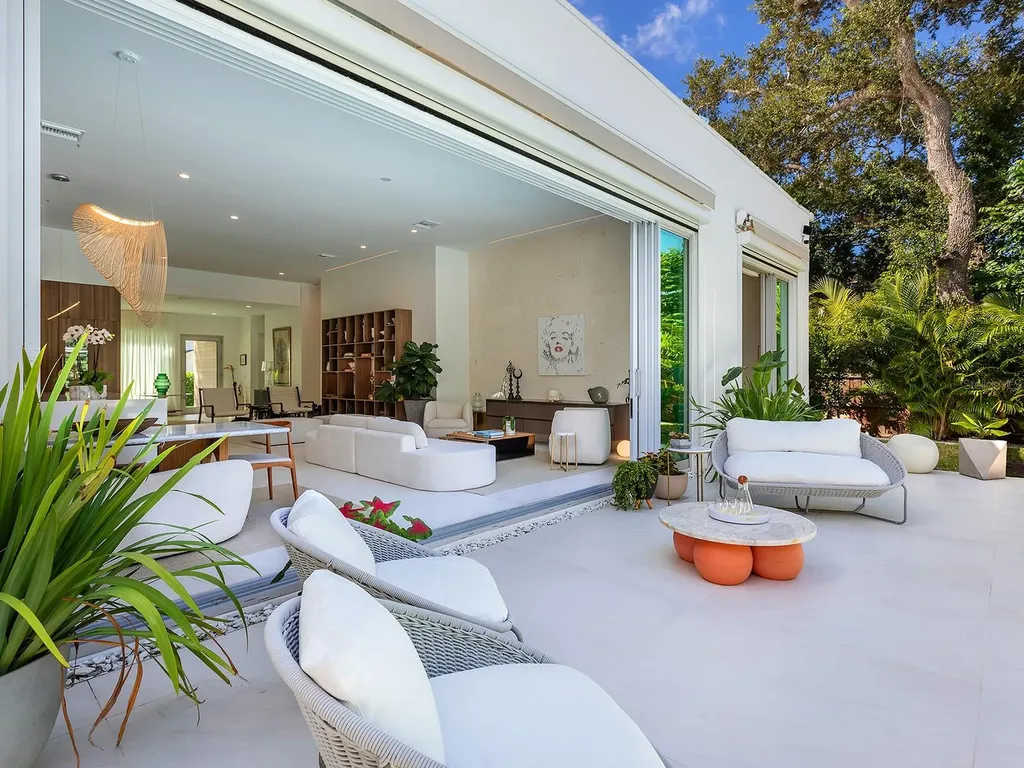 1631 Hillview Street Sarasota FL 34239