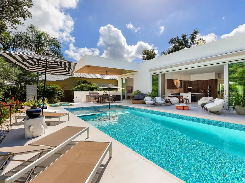1631 Hillview Street Sarasota FL 34239