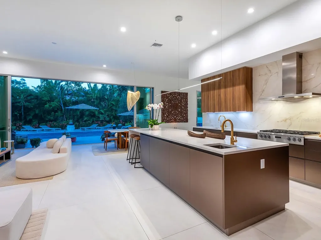 1631 Hillview Street Sarasota FL 34239