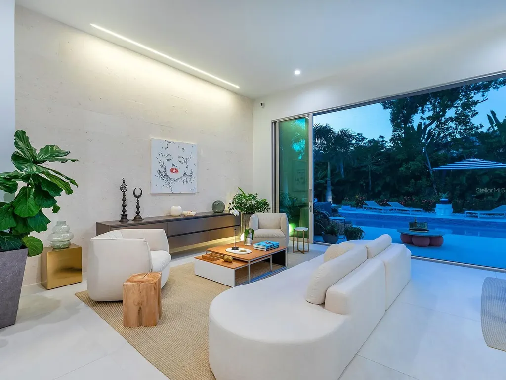 1631 Hillview Street Sarasota FL 34239