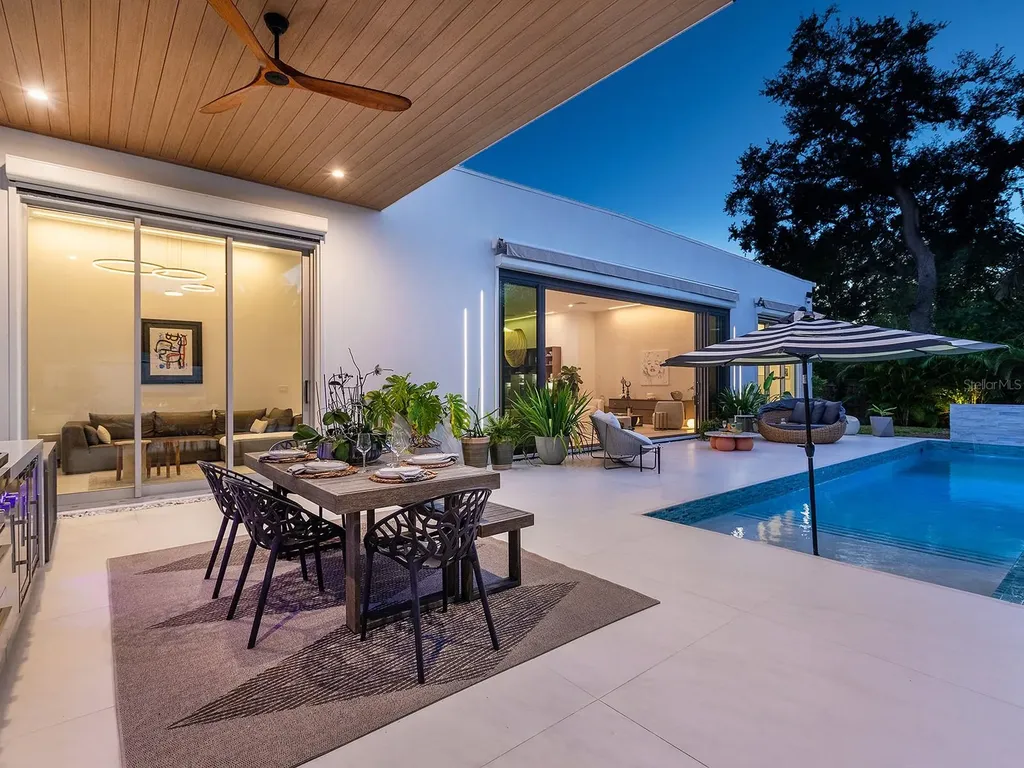 1631 Hillview Street Sarasota FL 34239