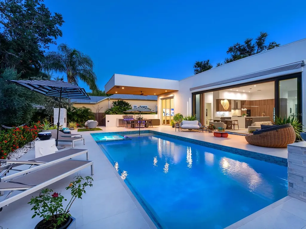 1631 Hillview Street Sarasota FL 34239