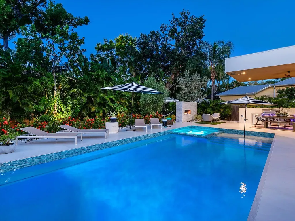 1631 Hillview Street Sarasota FL 34239
