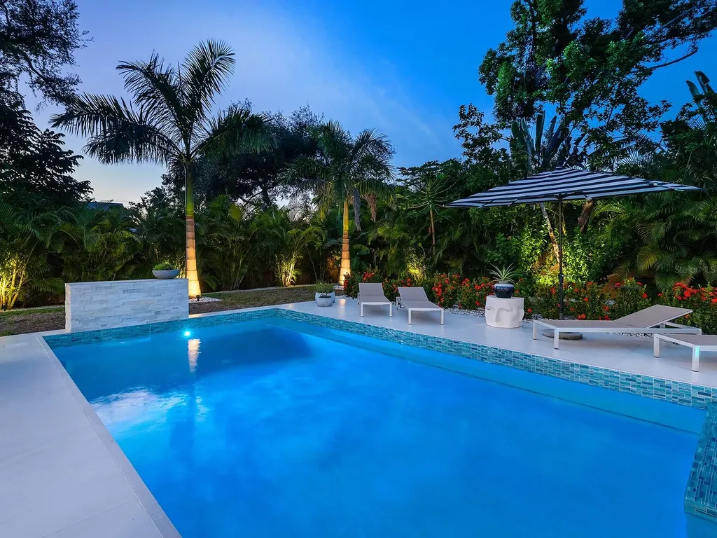 1631 Hillview Street Sarasota FL 34239
