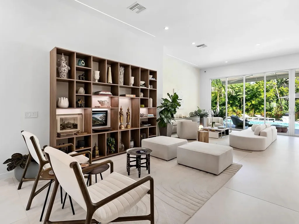 1631 Hillview Street Sarasota FL 34239