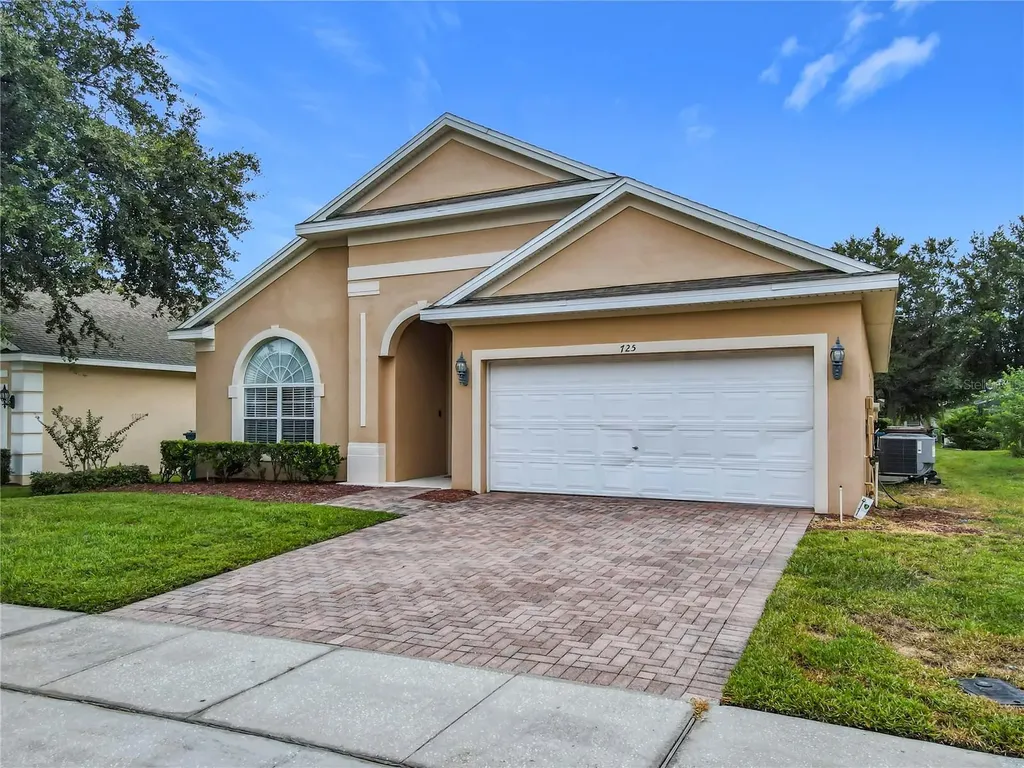 725 Andalusia Loop Davenport FL 33837