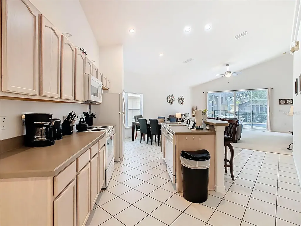 725 Andalusia Loop Davenport FL 33837