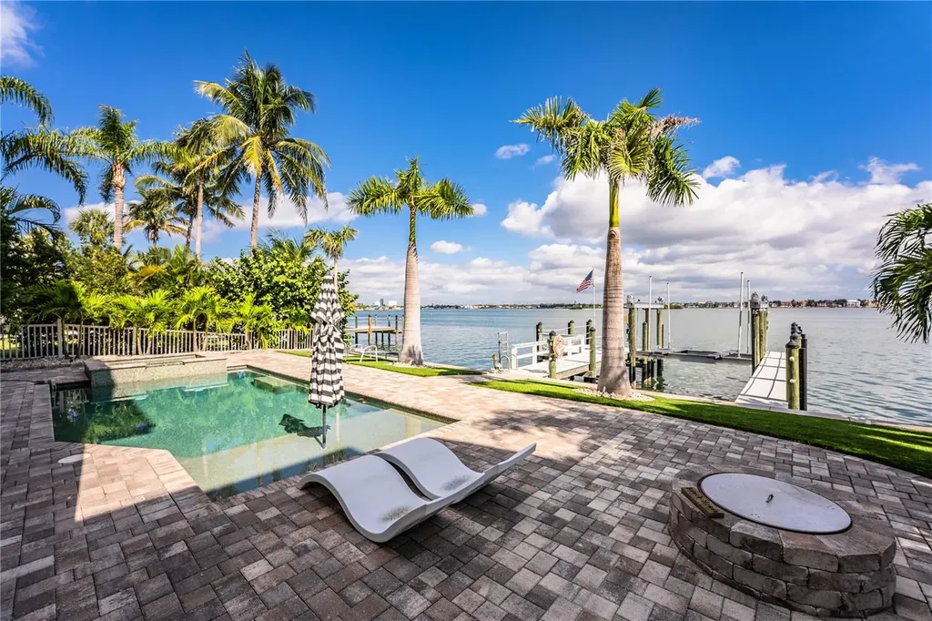 5845 Bahia Way S. Way W St Pete Beach FL 33706