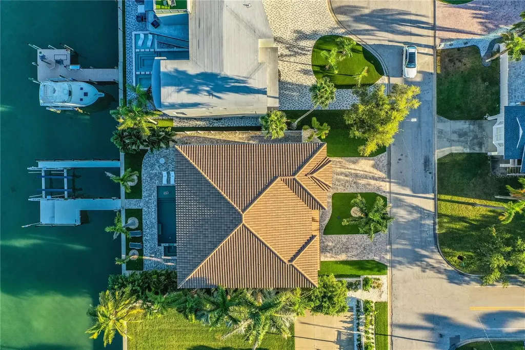 5845 Bahia Way S. Way W St Pete Beach FL 33706