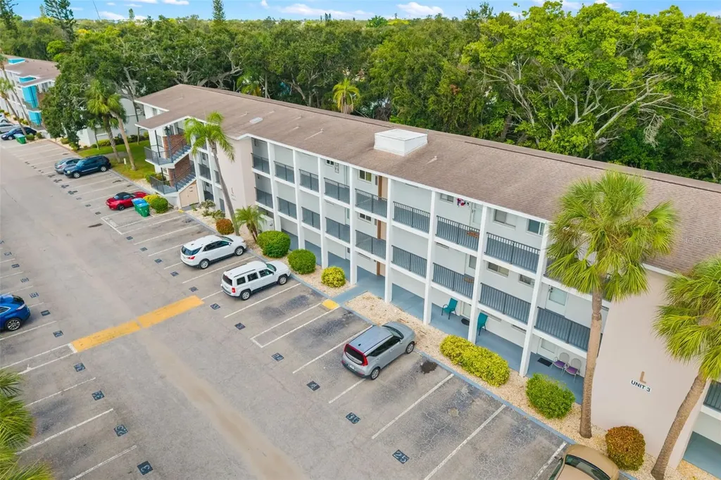 2053 Canal Drive Bradenton FL 34207
