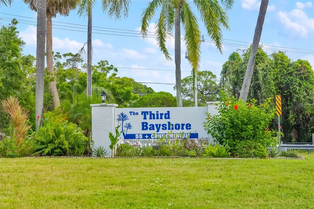 2053 Canal Drive Bradenton FL 34207
