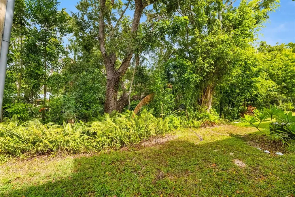 2053 Canal Drive Bradenton FL 34207