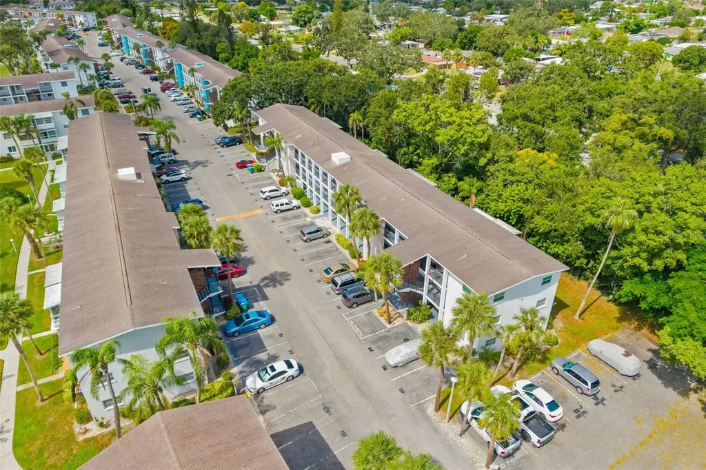 2053 Canal Drive Bradenton FL 34207