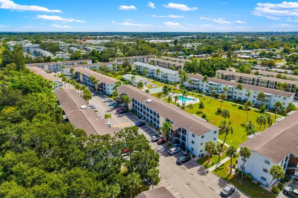 2053 Canal Drive Bradenton FL 34207