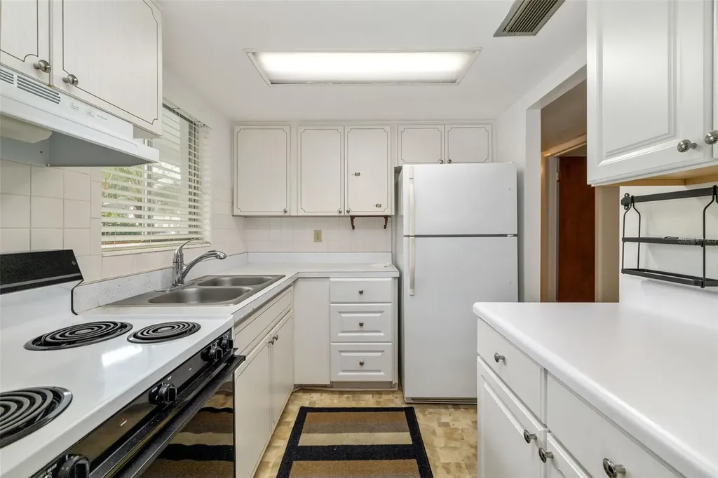 2053 Canal Drive Bradenton FL 34207