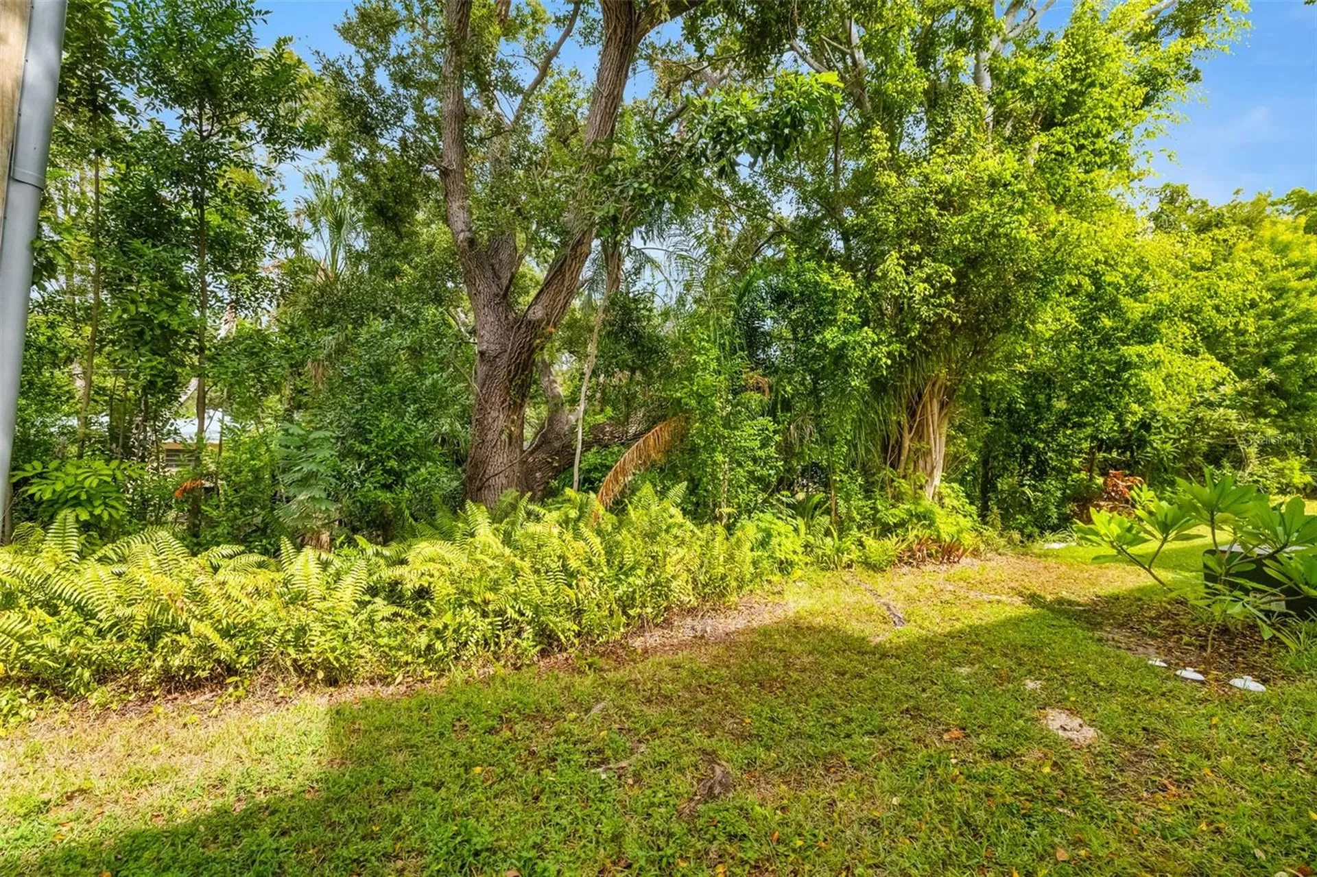 2053 Canal Drive Bradenton FL 34207