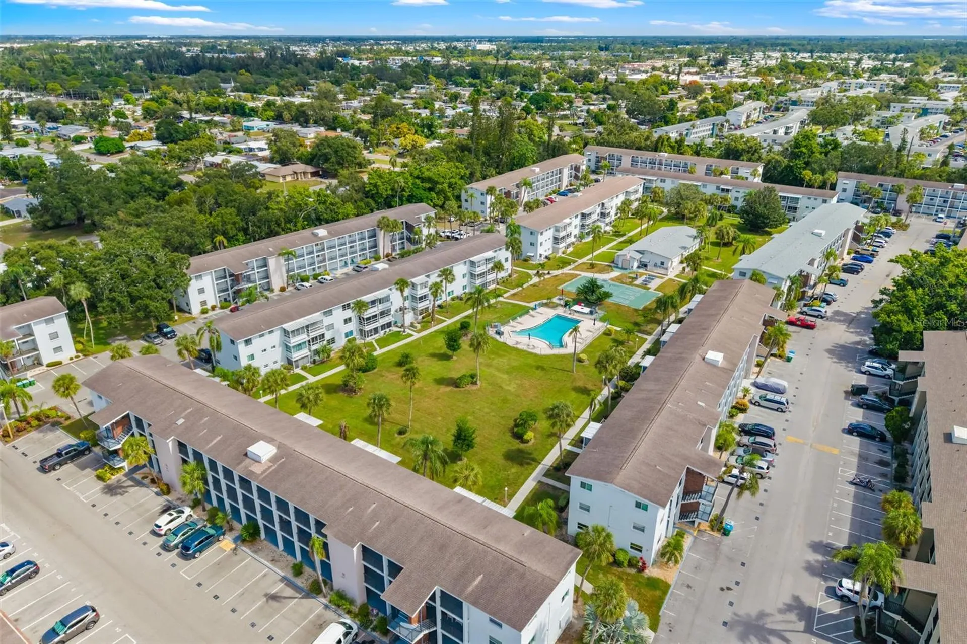 2053 Canal Drive Bradenton FL 34207