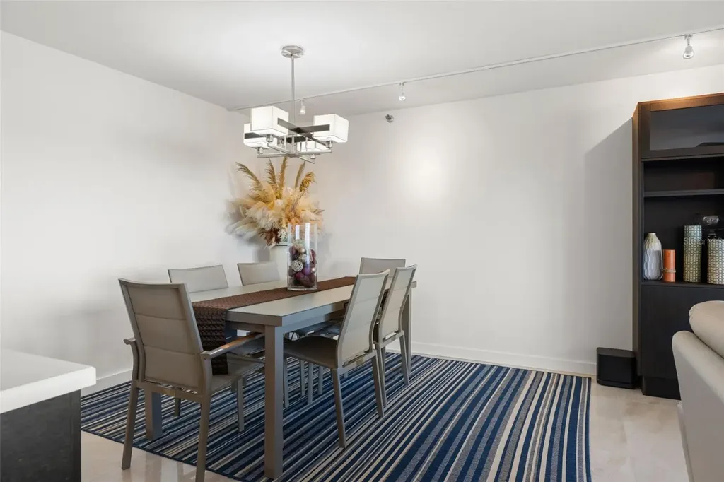 7432 Sunshine Skyway Lane S St Petersburg FL 33711