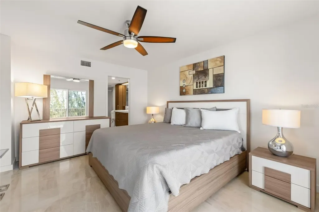 7432 Sunshine Skyway Lane S St Petersburg FL 33711