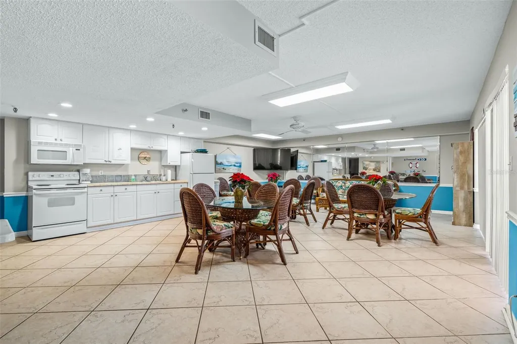 7432 Sunshine Skyway Lane S St Petersburg FL 33711