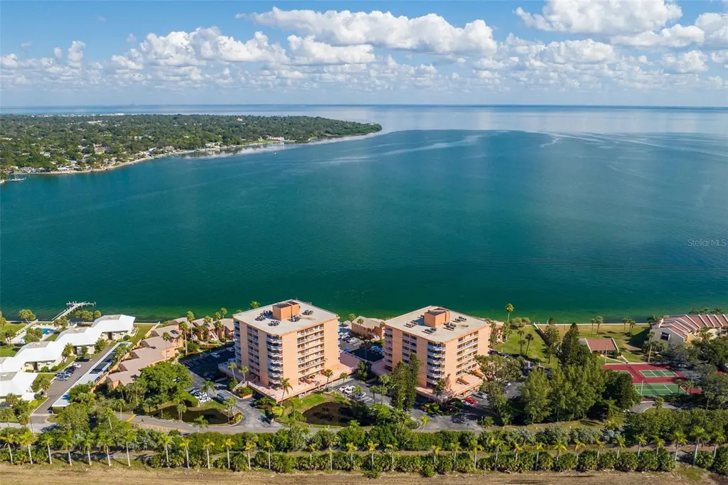 7432 Sunshine Skyway Lane S St Petersburg FL 33711