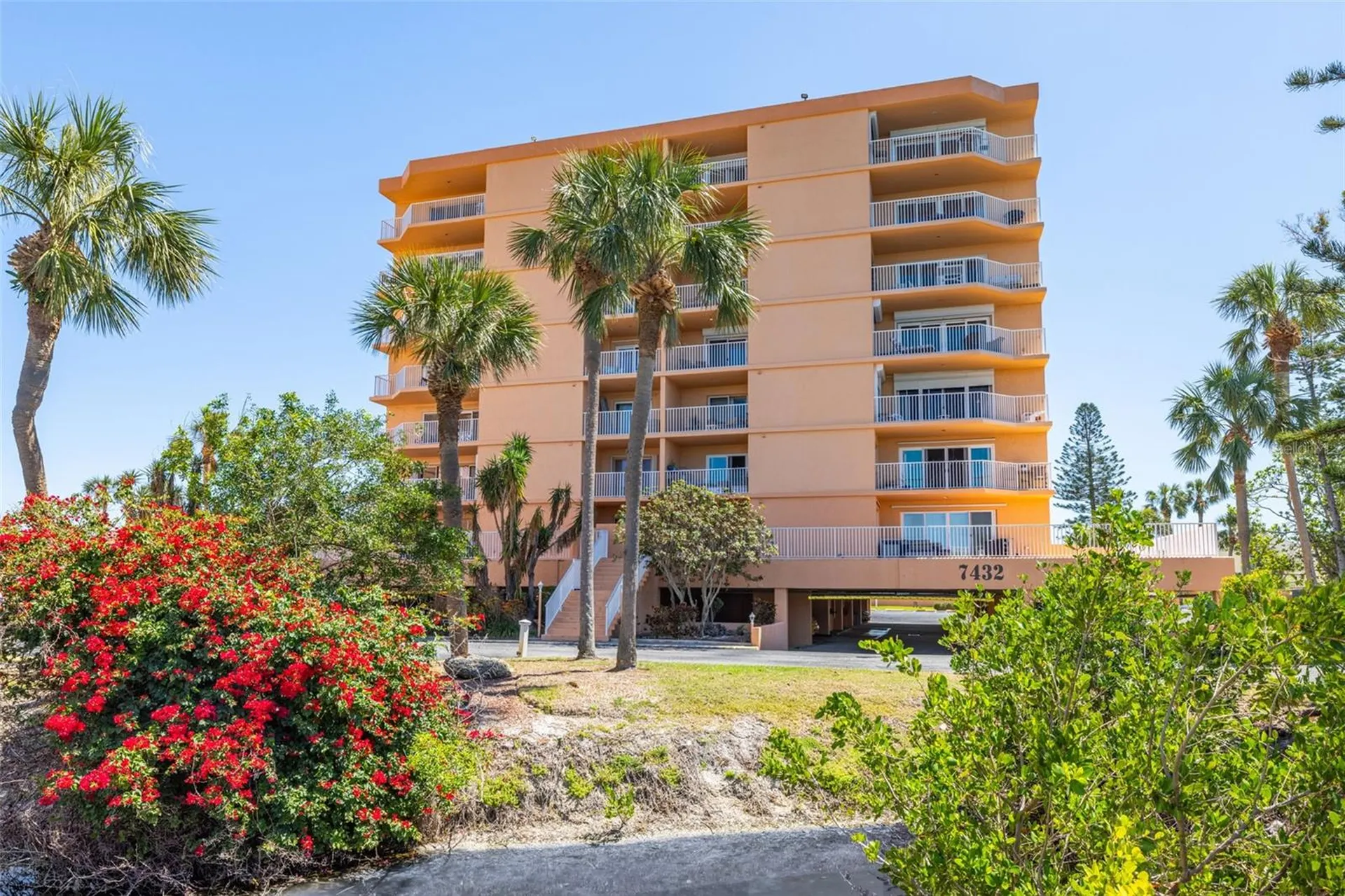 7432 Sunshine Skyway Lane S St Petersburg FL 33711