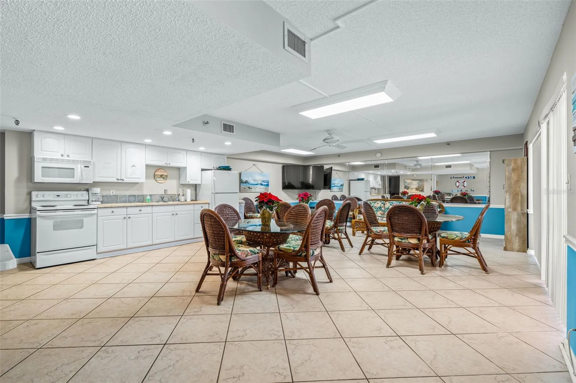 7432 Sunshine Skyway Lane S St Petersburg FL 33711