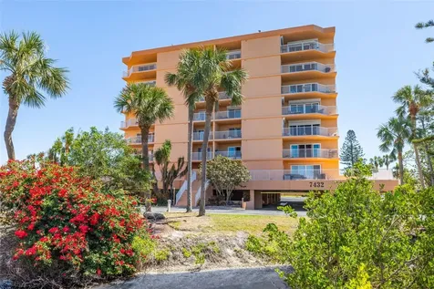 7432 Sunshine Skyway Lane S St Petersburg FL 33711