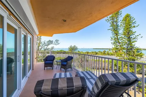 7432 Sunshine Skyway Lane S St Petersburg FL 33711