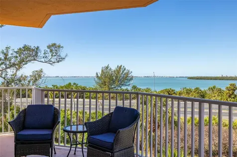 7432 Sunshine Skyway Lane S St Petersburg FL 33711