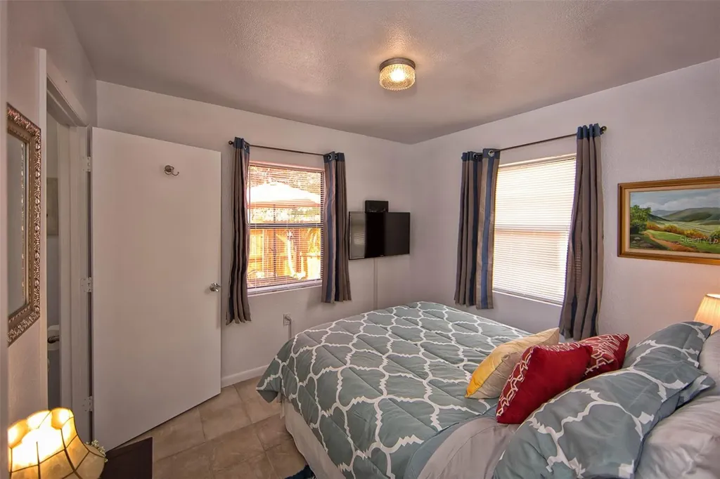 839 3rd Street N Safety Harbor FL 34695