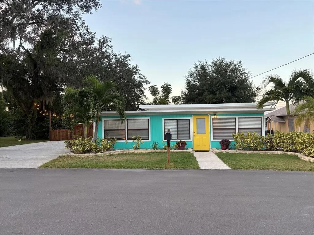 839 3rd Street N Safety Harbor FL 34695