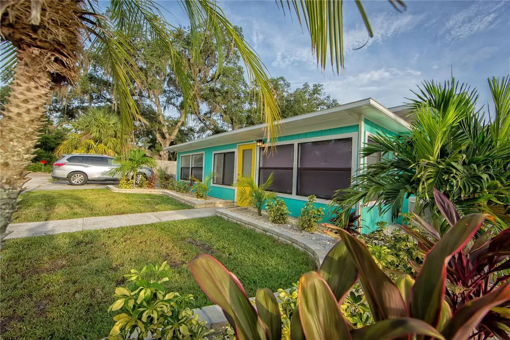 839 3rd Street N Safety Harbor FL 34695